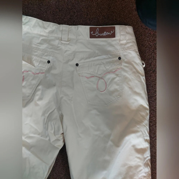 Burton Nwot Women’s Snowpant Ski Outdoors sports Beige Pink Embroidery L - Picture 8 of 11